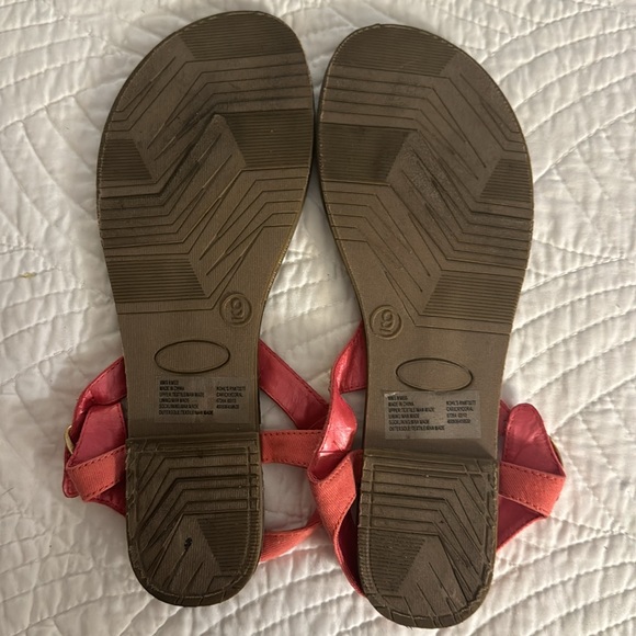 Candies - gold studded sandals (woman’s size 9) Peach/Salmon color - Picture 8 of 16